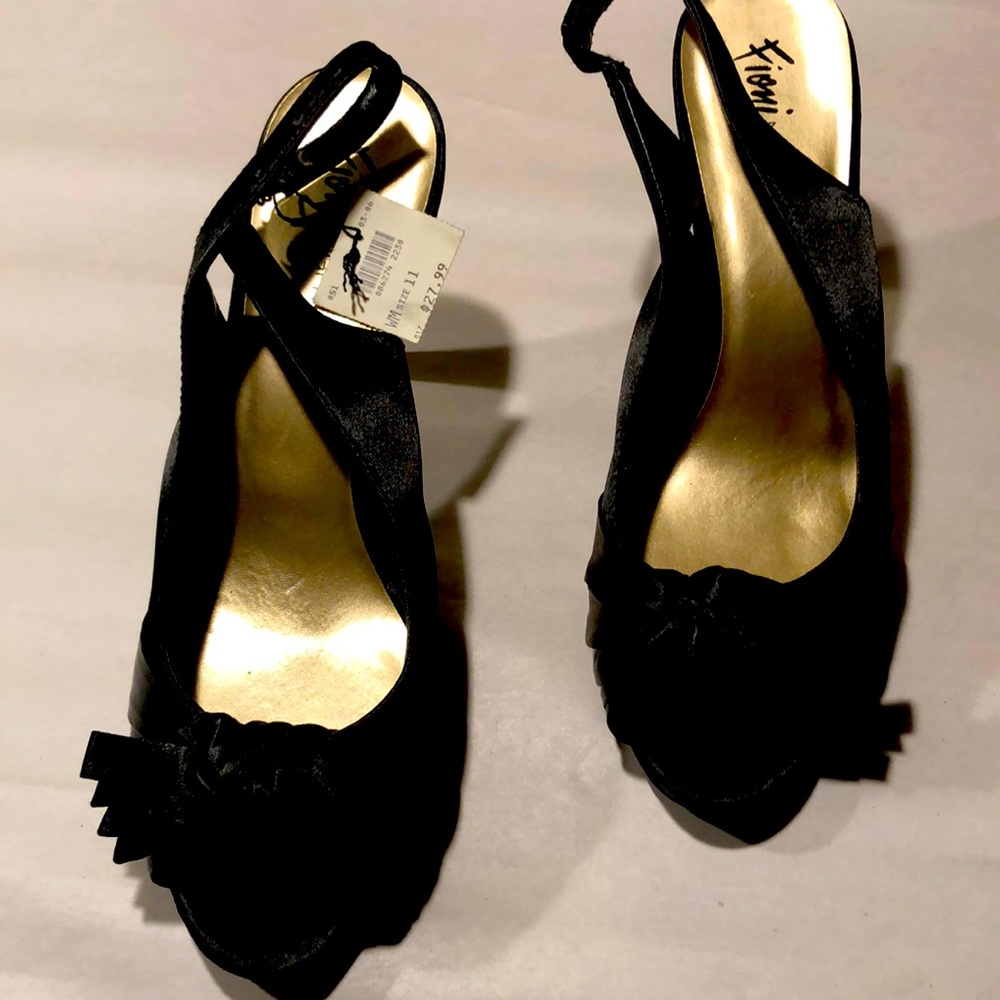 Payless Fioni Night Platform Black Sandal Sz 11M